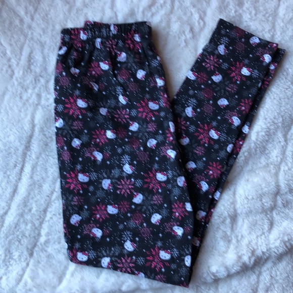 Adorable Hello Kitty Set - Picture 2 of 4